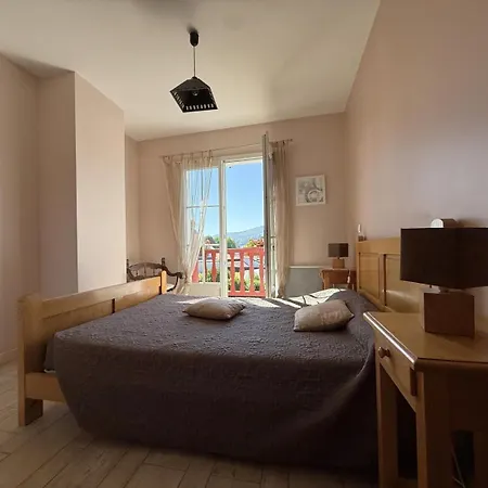Nyaraló Juanttipienea Souraïde